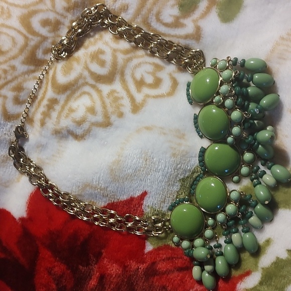 Green Necklace - Picture 2 of 8